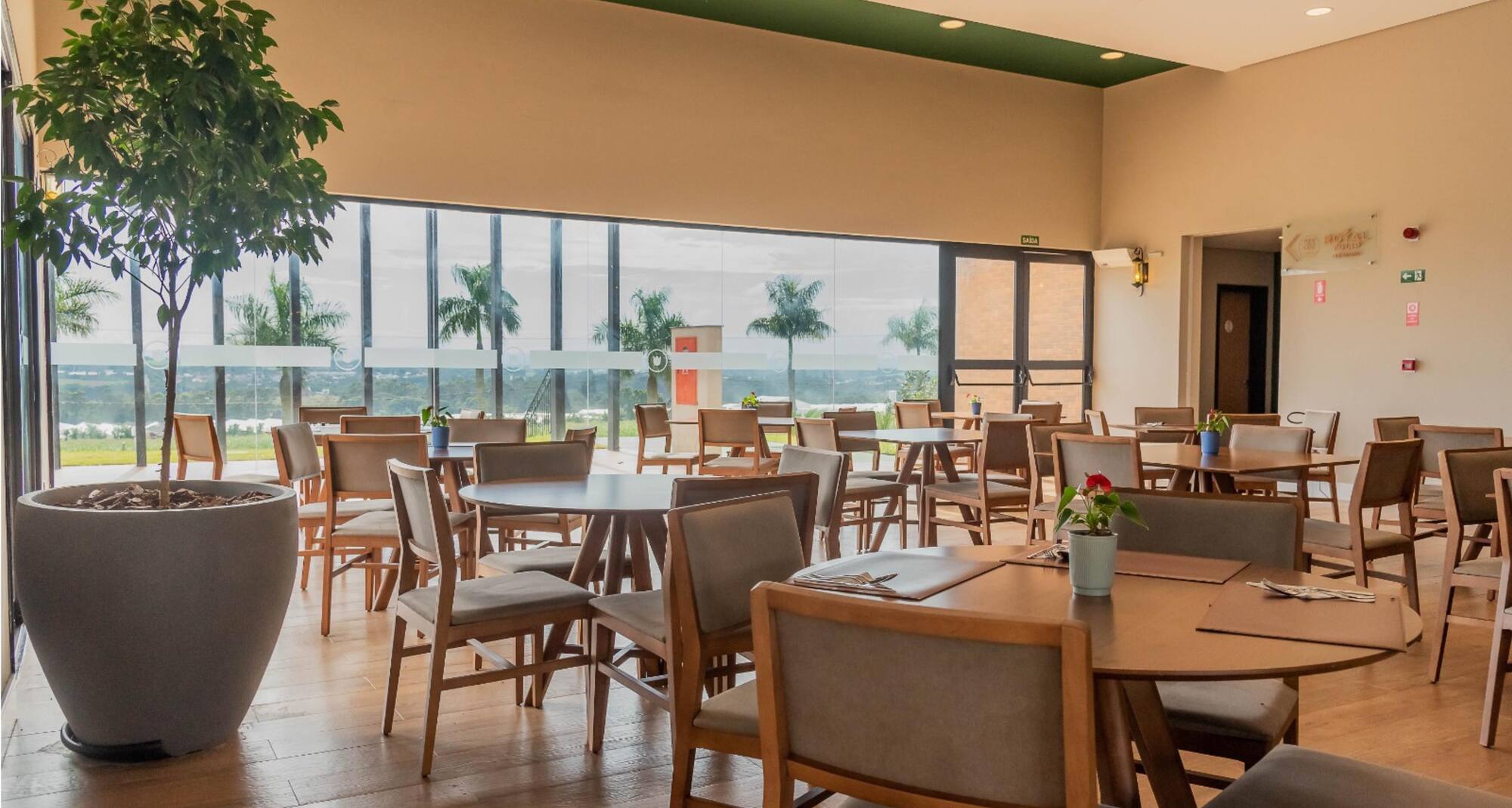 ROYAL TULIP HOLAMBRA - Breakfast Area