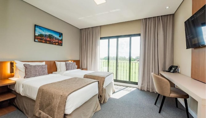 ROYAL TULIP HOLAMBRA - Standad casal  camas