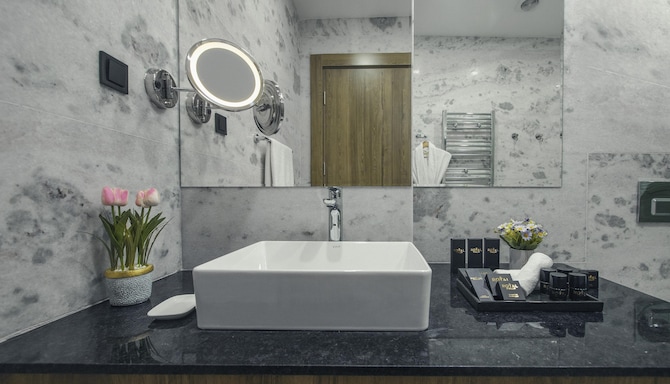 ROYAL TULIP HOTEL & CASINO TBILISI - Bathroom amenities for every room