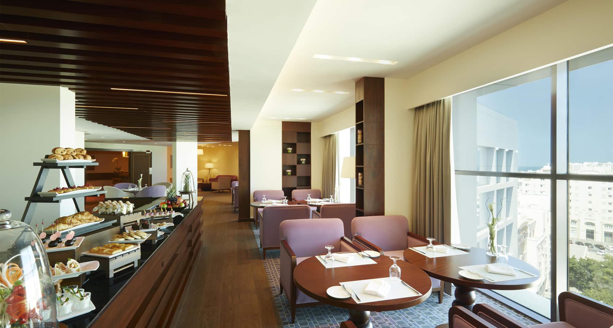 Royal Tulip Muscat - Executive Lounge