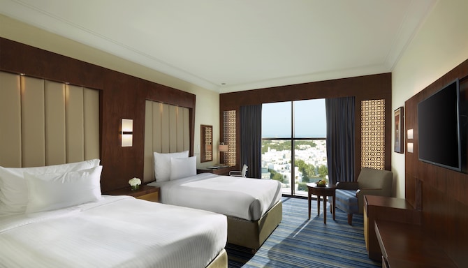 Royal Tulip Muscat - Guest room