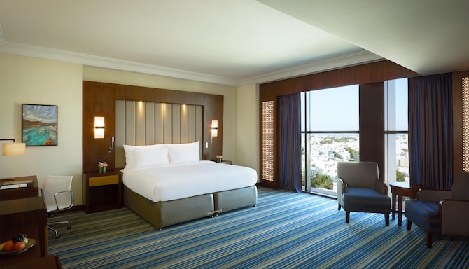 Royal Tulip Muscat - Guest room