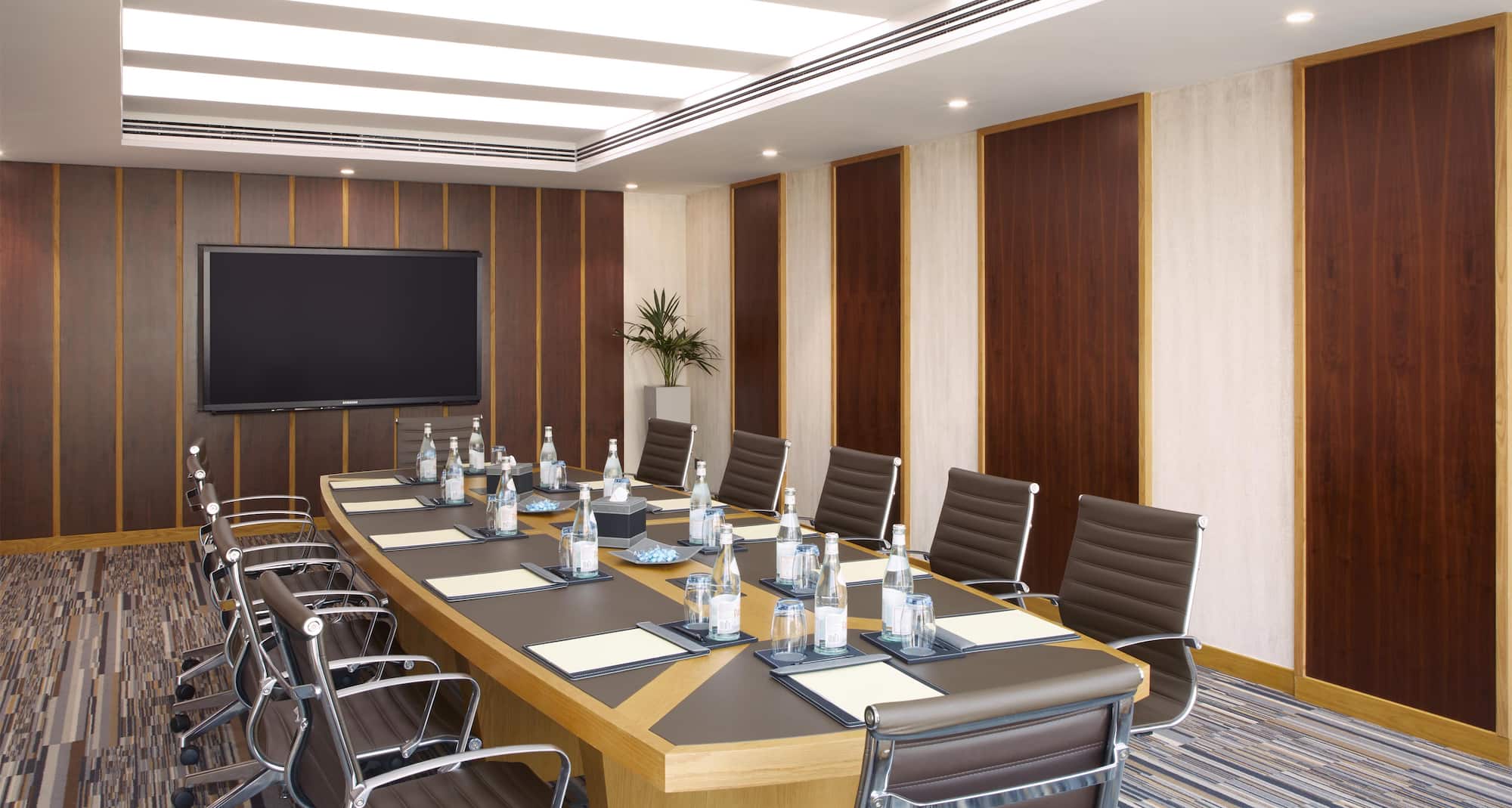 Royal Tulip Muscat - Meeting Room First Floo rPerspective