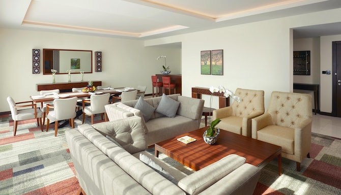 Royal Tulip Muscat - Grand Deluxe Suite