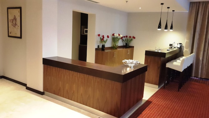 Royal Tulip Skikda - Royal Tulip SKikda Hotel Royal Suite
