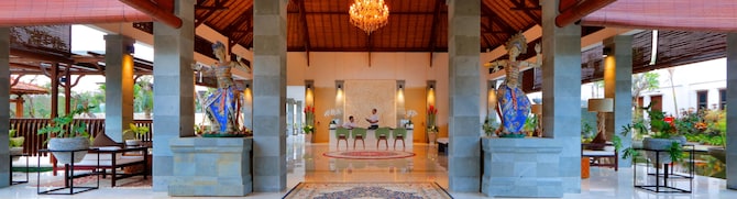 Royal Tulip Springhill Resort Jimbaran - Lobby