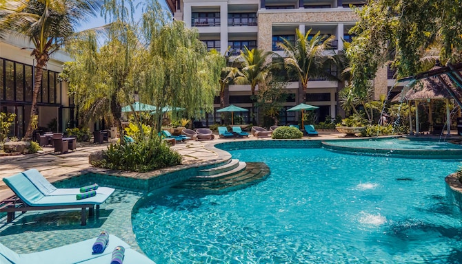 Royal Tulip Springhill Resort Jimbaran - Pool