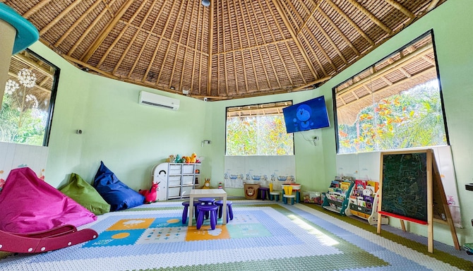 Royal Tulip Springhill Resort Jimbaran - Kids Play Room
