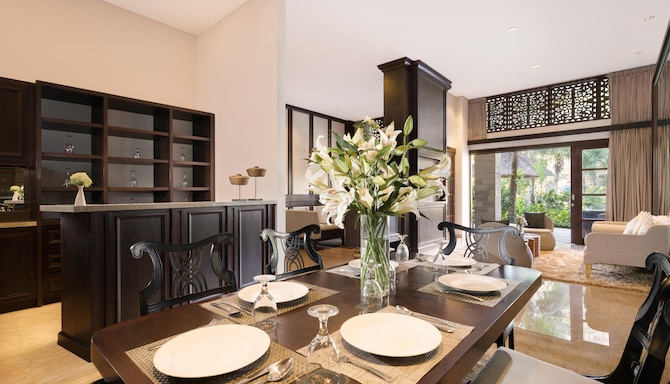 Royal Tulip Springhill Resort Jimbaran - Presidential Suite - Dining Area