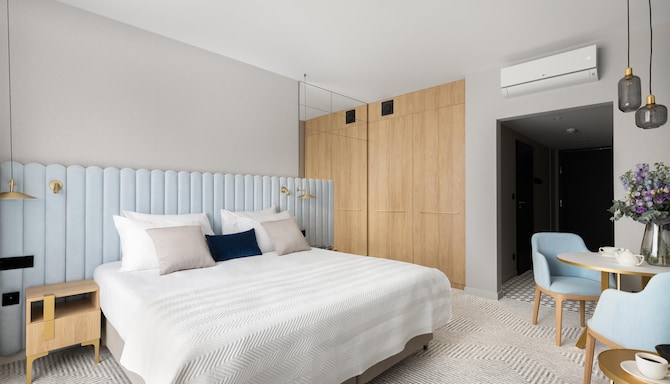 ROYAL TULIP WARSAW APARTMENTS - Plik