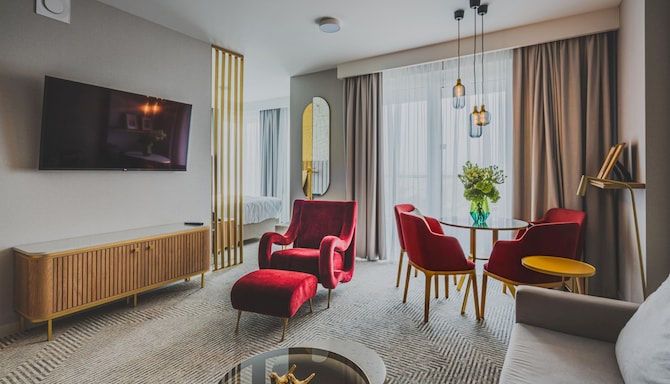 ROYAL TULIP WARSAW APARTMENTS - ICE Family Room