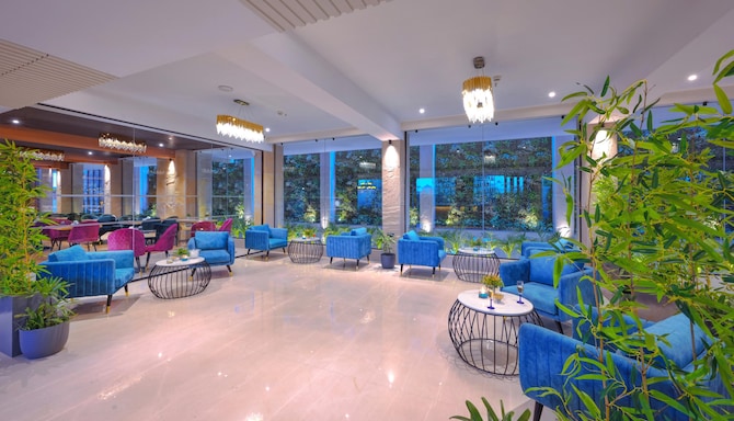 ROYALE SAROVAR PORTICO AGRA - Bar