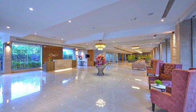 ROYALE SAROVAR PORTICO AGRA - Lobby