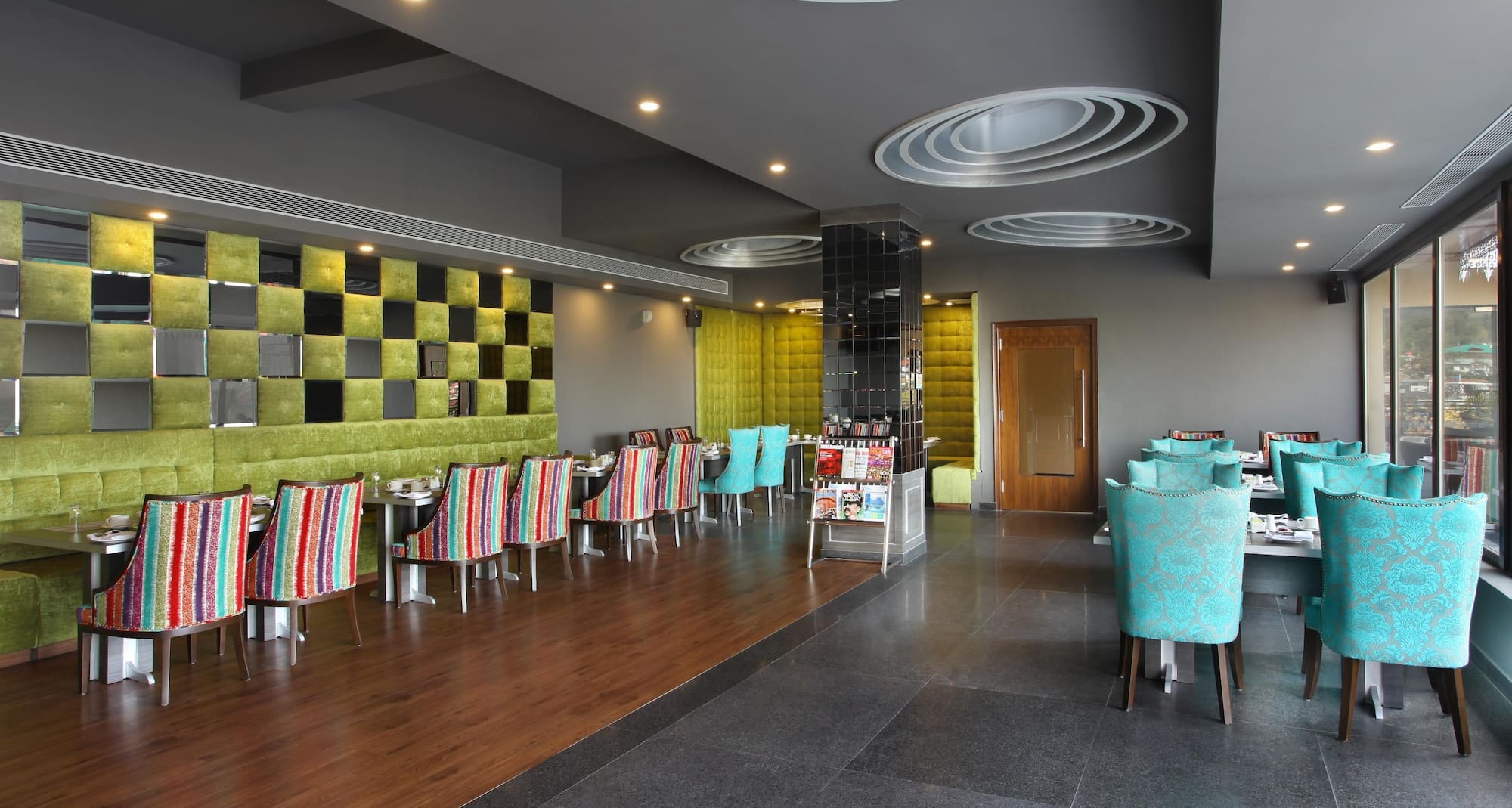 RS Sarovar Portico Palampur - Restaurant - Terrace
