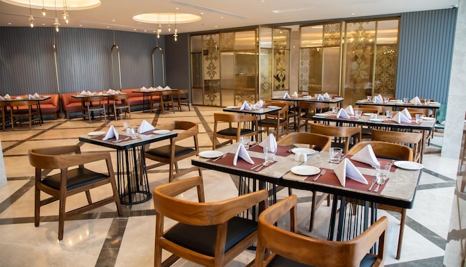 Sarovar Portico Birgunj - Restaurant