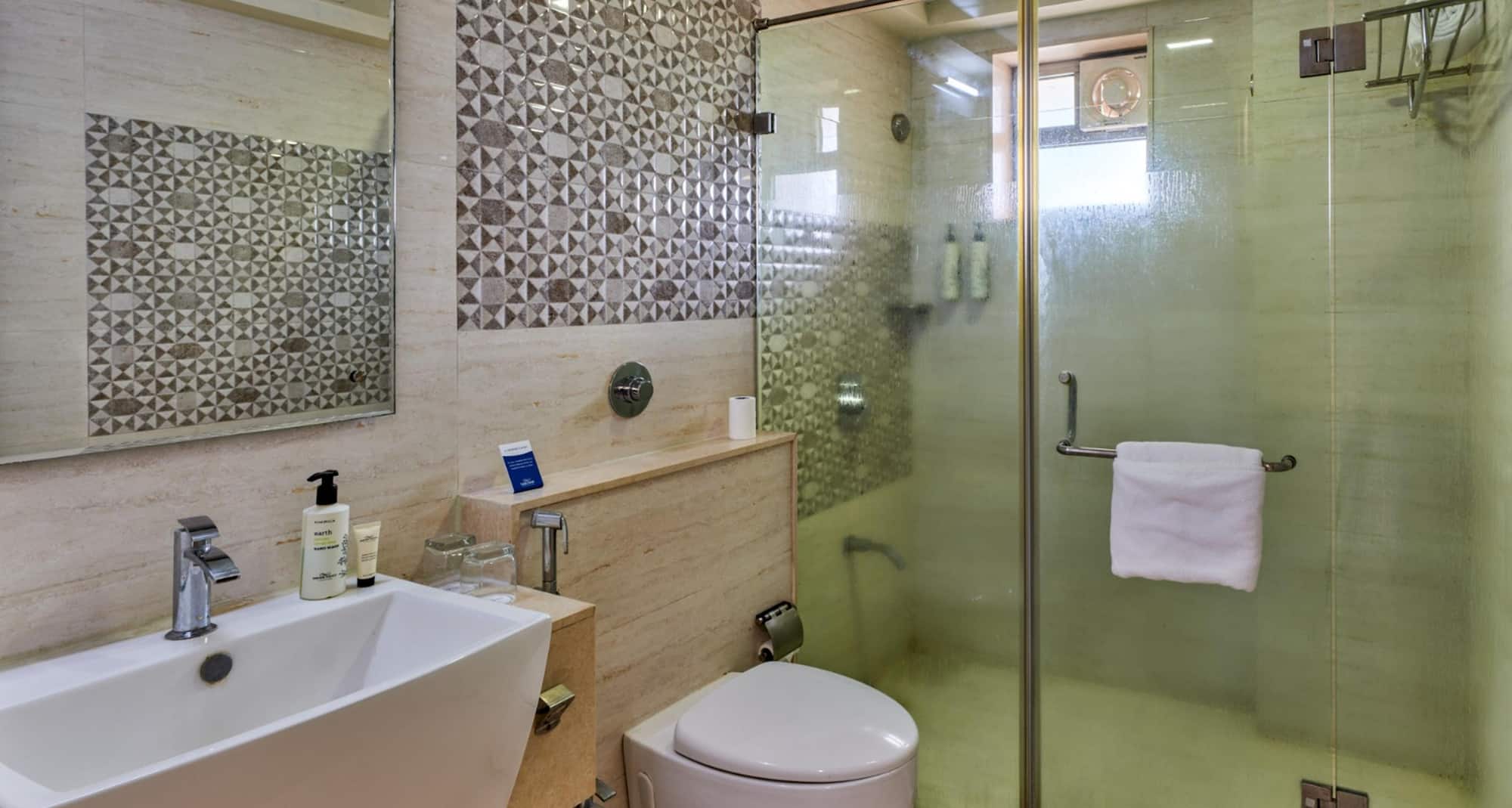 Sarovar Portico Gir - Deluxe room washroom