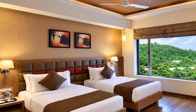 Sarovar Portico Gir - Deluxe Twin Room