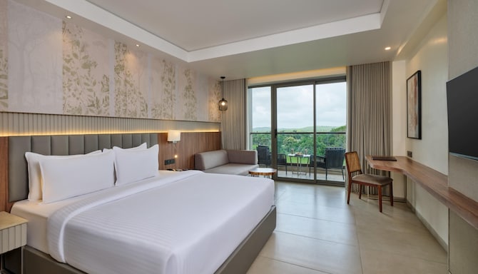 Sarovar Portico Gir - Executive bed room
