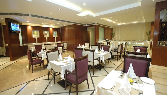 Sarovar Portico Jaipur - The Pavallion Restaurant