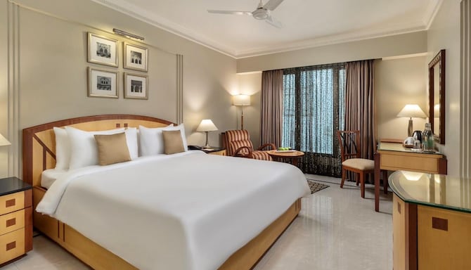 Sarovar Portico Kalupur Ahmedabad - Deluxe room