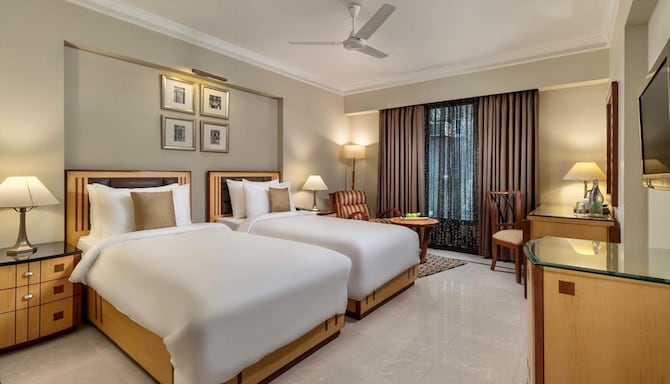 Sarovar Portico Kalupur Ahmedabad - Deluxe Twin