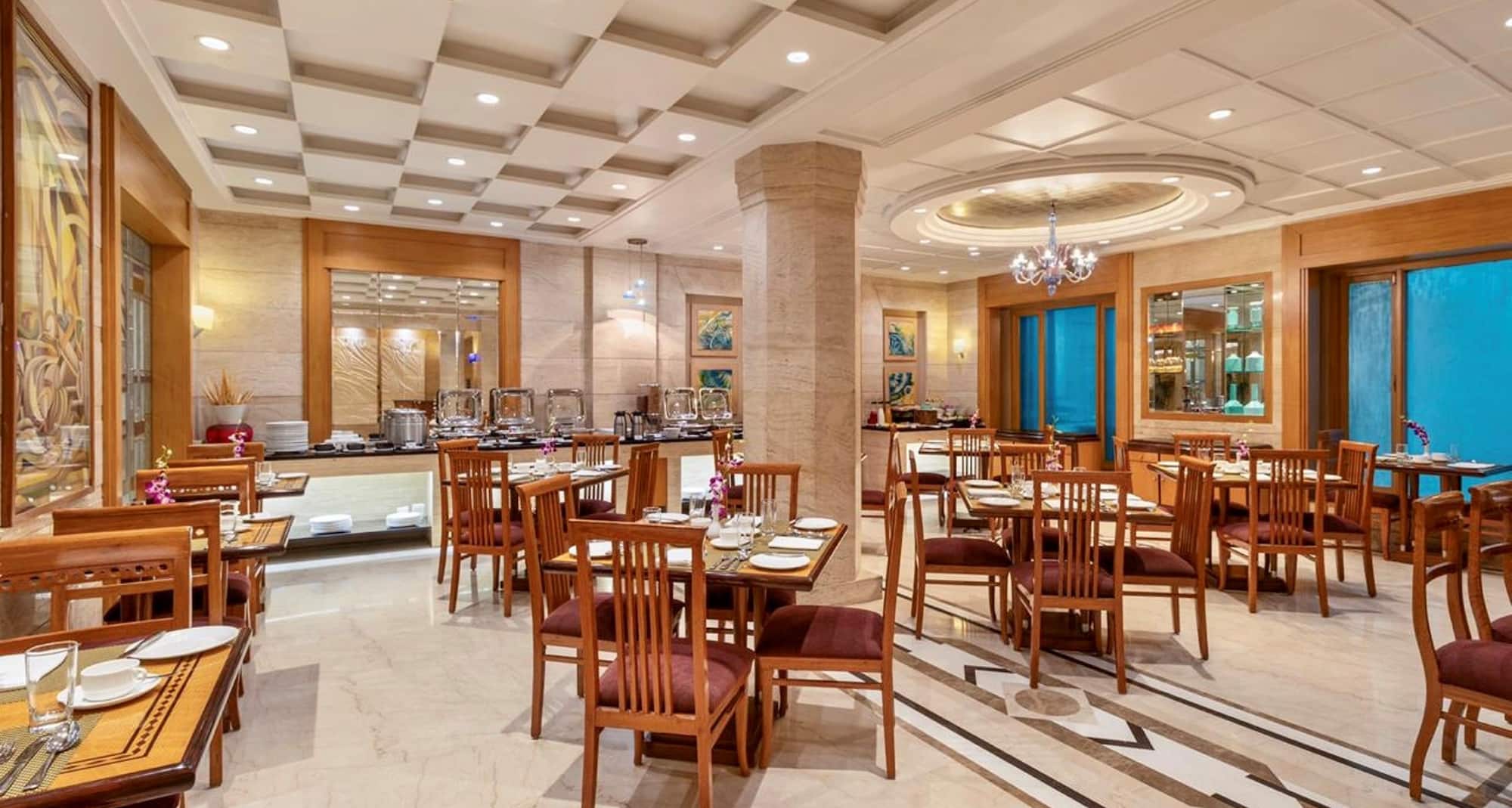 Sarovar Portico Kalupur Ahmedabad - Restaurant