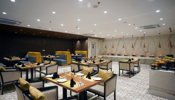Sarovar Portico Kolkatta - Restaurant