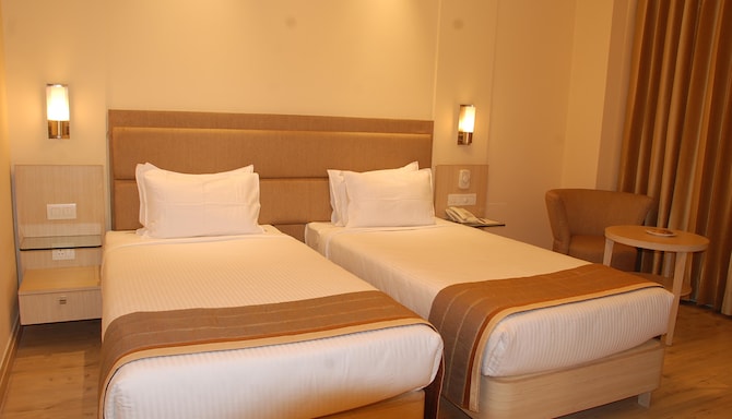 Sarovar Portico Naraina Delhi - Guest Room