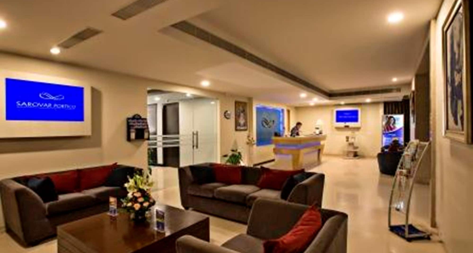 Sarovar Portico Naraina Delhi - Lobby