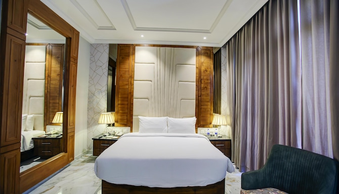 Sarovar Portico Saharanpur - Deluxe room