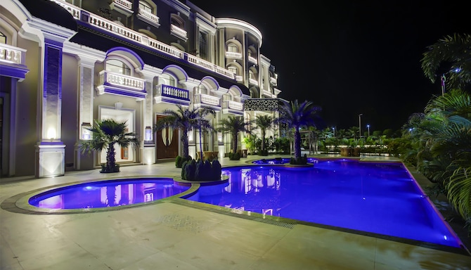 Sarovar Portico Saharanpur - S Pool