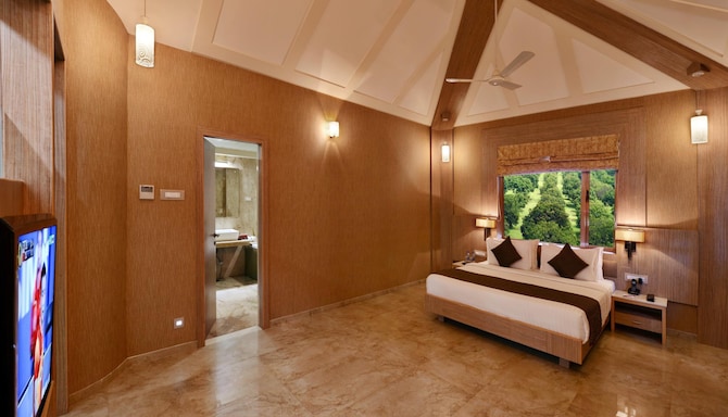 Sarovar Portico Sasangir - Suite room