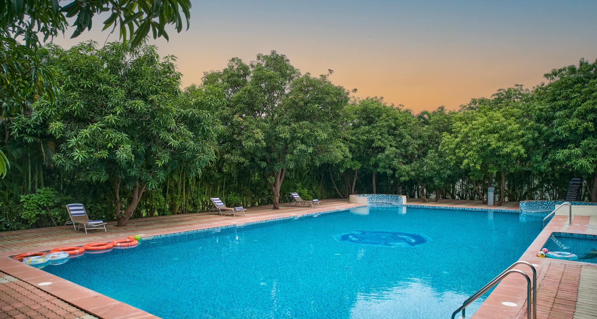 Sarovar Portico Sasangir - Pool B