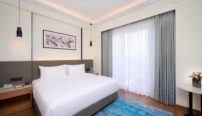 Sarovar Portico Sector 85 Gurgaon - Jr Suite Pool View
