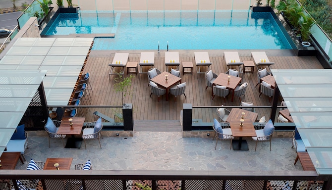 Sarovar Portico Sector 85 Gurgaon - Vue de la piscine