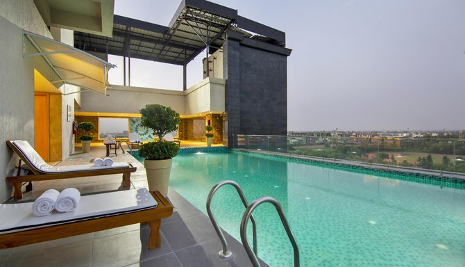 Sarovar Portico Sonipat - Pool