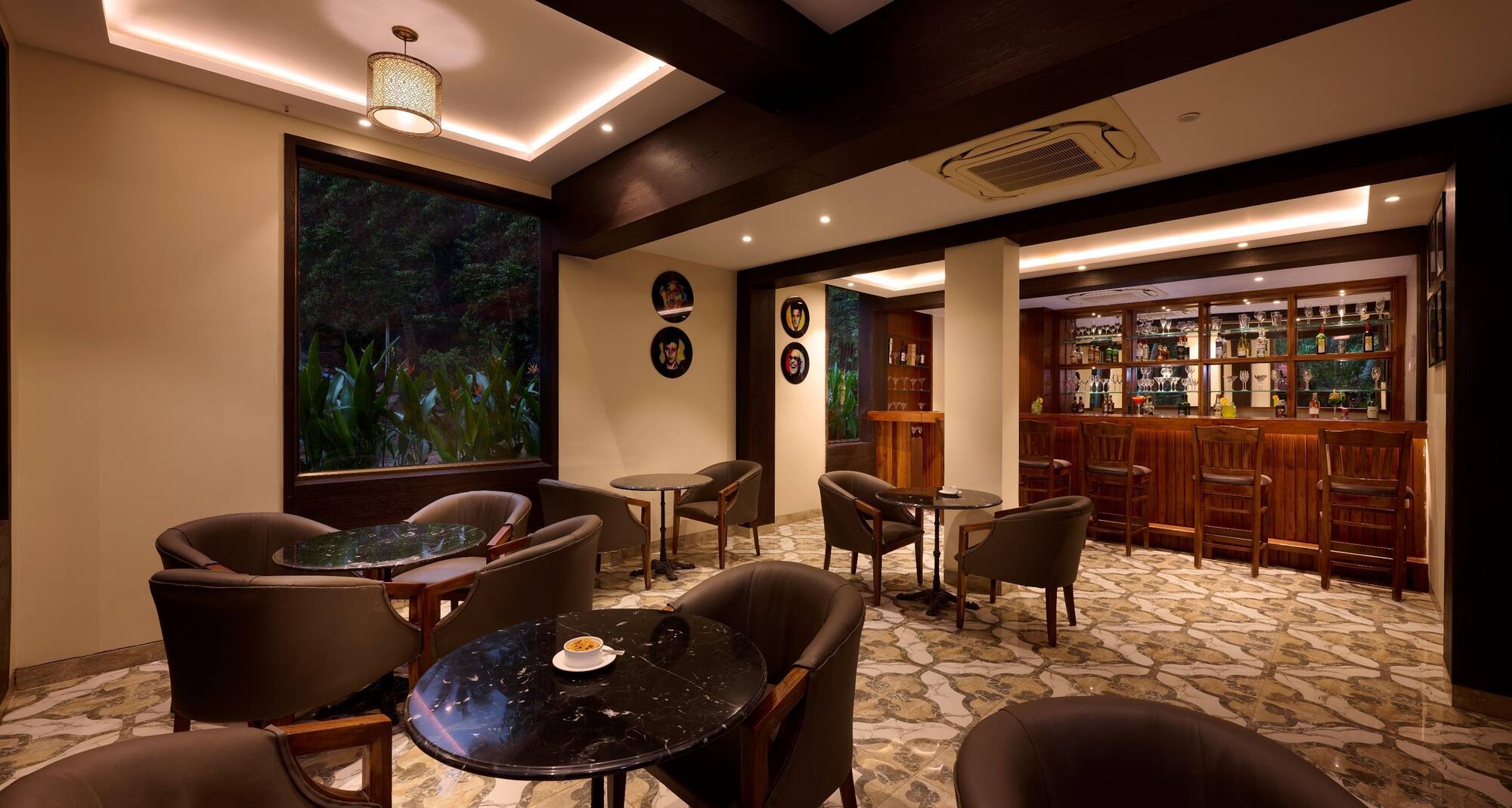 SEA BREEZE SAROVAR PORTICO VARCA GOA - Chill Bar