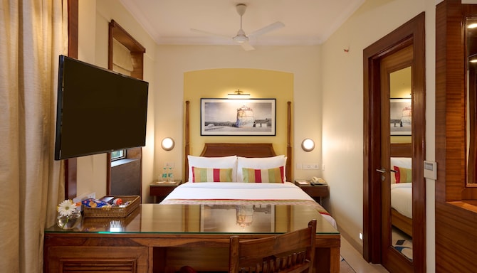 SEA BREEZE SAROVAR PORTICO VARCA GOA - Superior  Double Bed