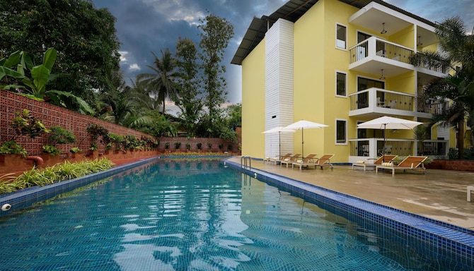 SEA BREEZE SAROVAR PORTICO VARCA GOA - Pool View