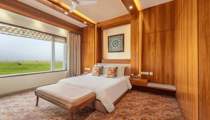 Shyama Sarovar Portico Orai - EXECUTIVE SUITE Shyama Sarovar Portico Orai