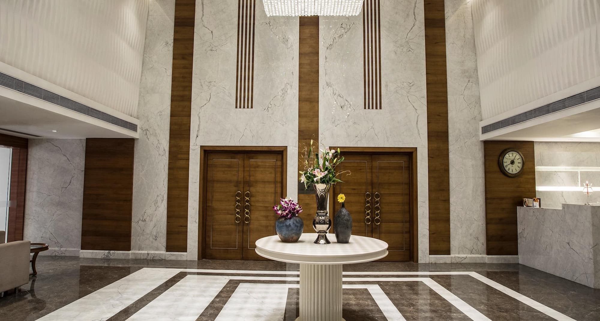 Singhania Sarovar Portico Raipur - Lobby