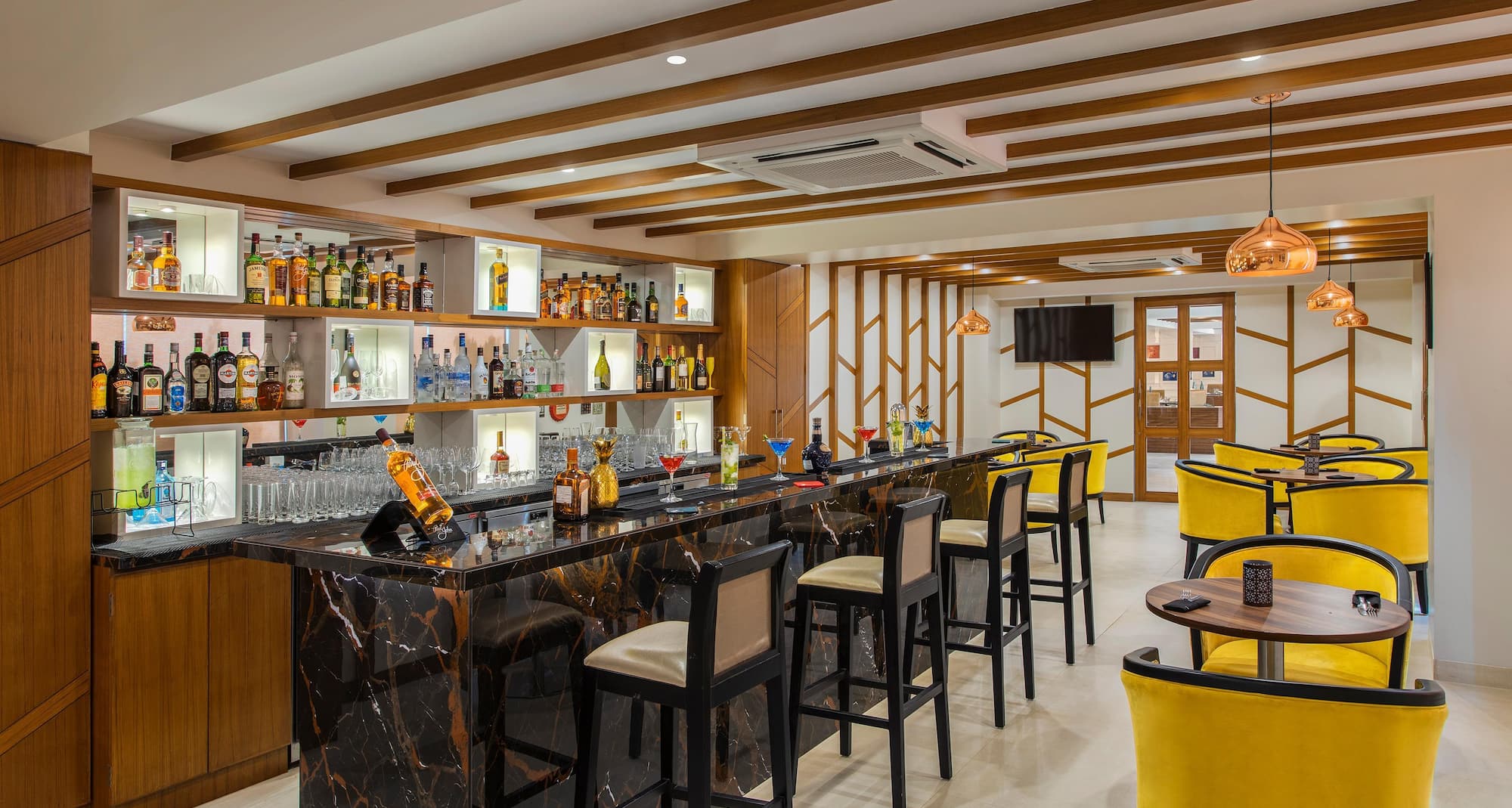 Sobit Sarovar Portico Goa - Bar