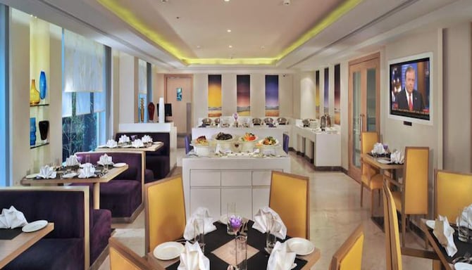 The Ashtan Sarovar Portico Delhi - Coffee Shop
