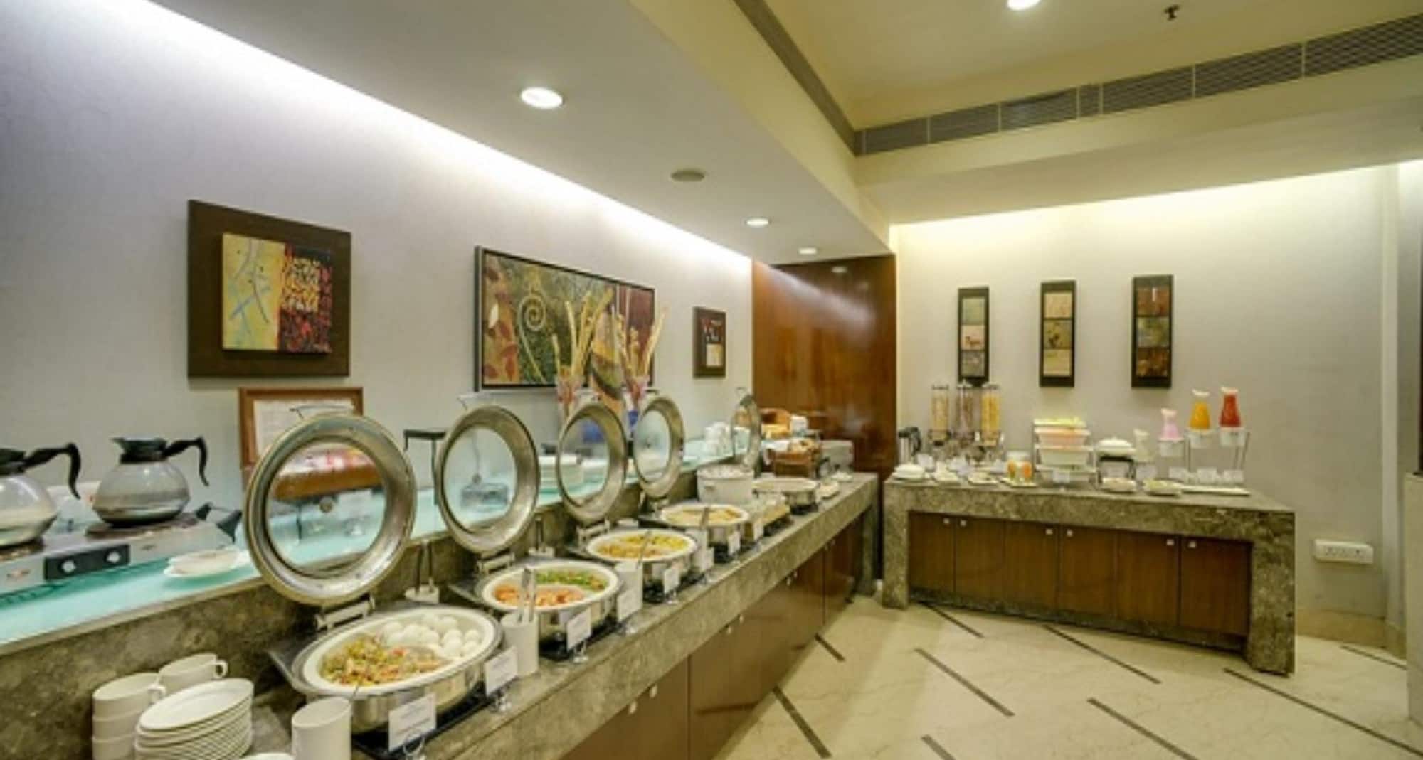 The Muse Sarovar Portico Nehru Place New Delhi - breakfast buffet