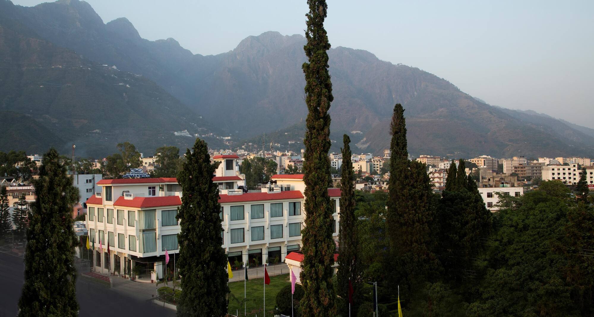 The Vaishno Devi Sarovar Portico Katra - Exterior