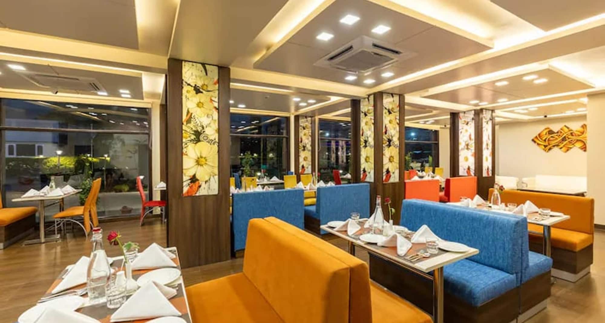 The Vaishno Devi Sarovar Portico Katra - Restaurant
