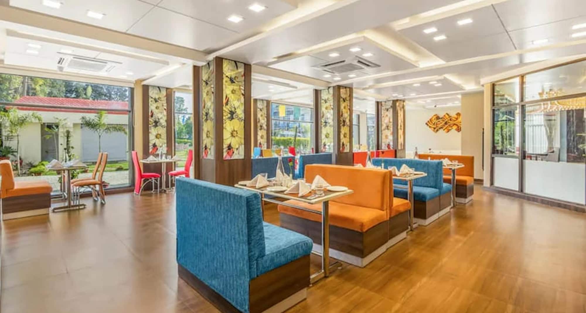 The Vaishno Devi Sarovar Portico Katra - Restaurant