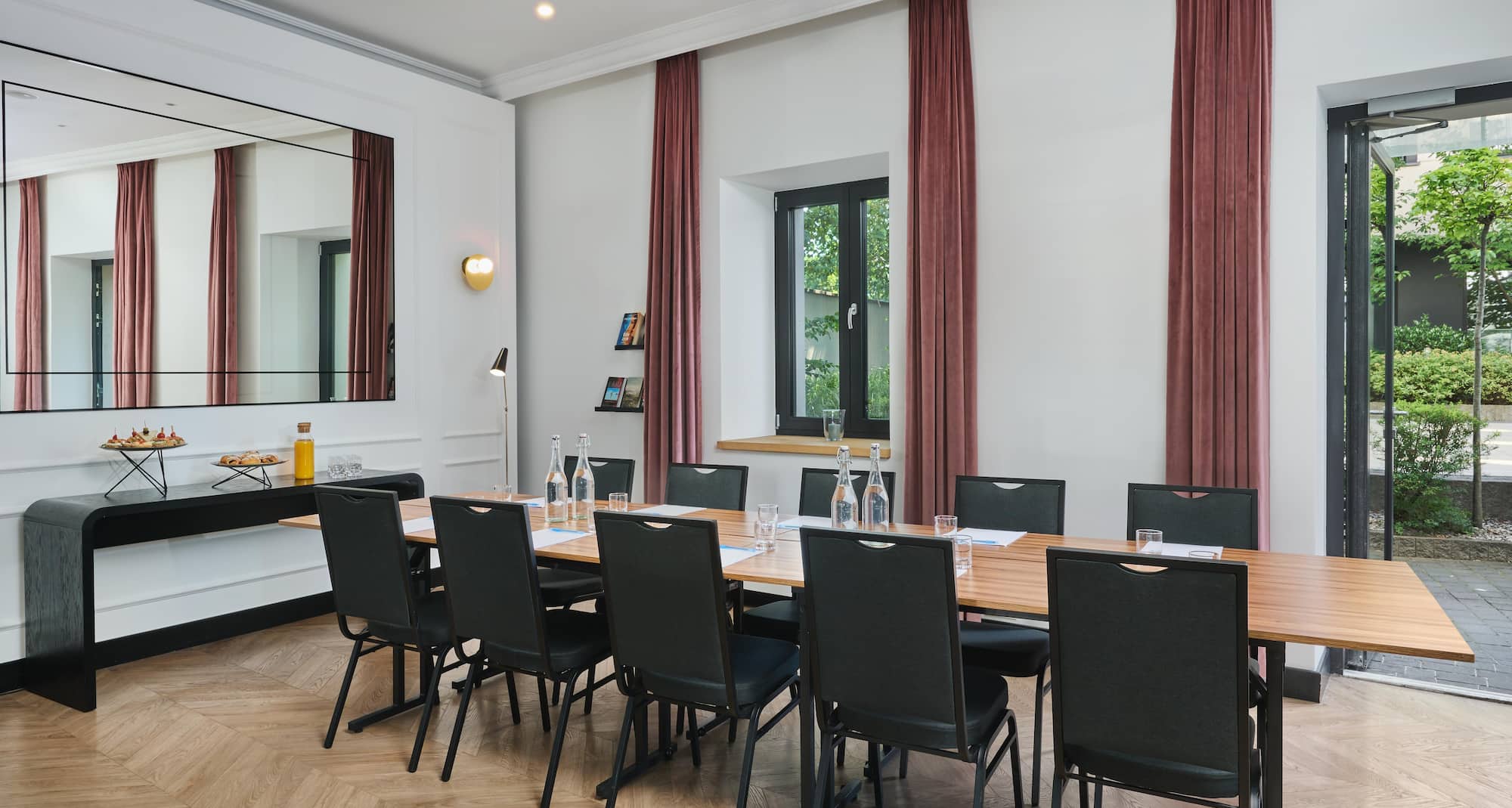 TULIP HOTELS & RESIDENCES WARSAW TARGOWA - Salka konferencyjna