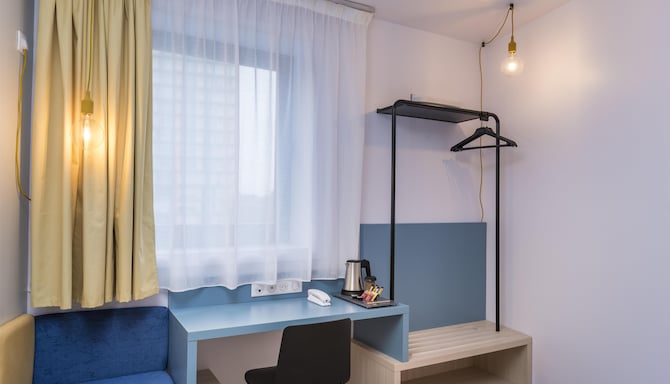 Tulip Inn Antwerpen - Tulip Inn desk