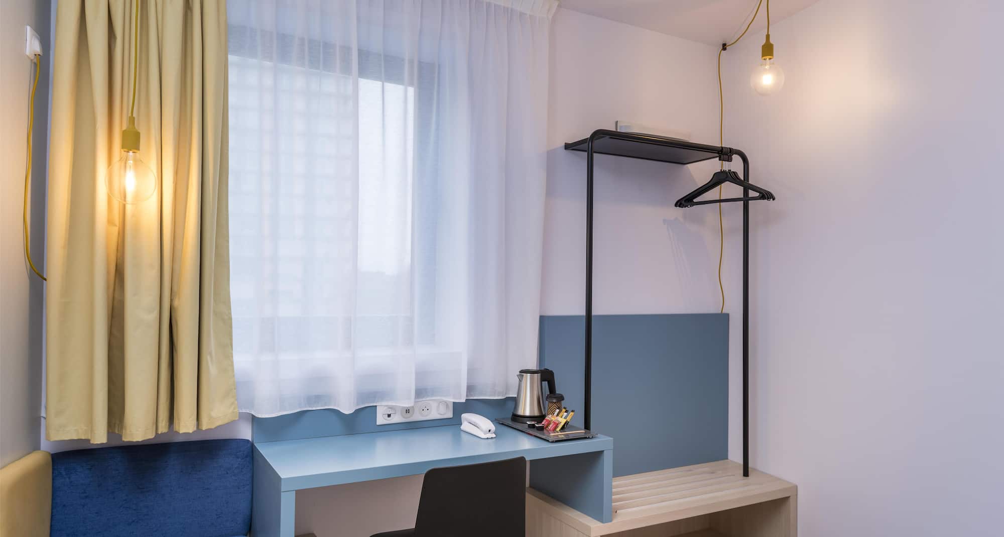 Tulip Inn Antwerpen - Tulip Inn desk